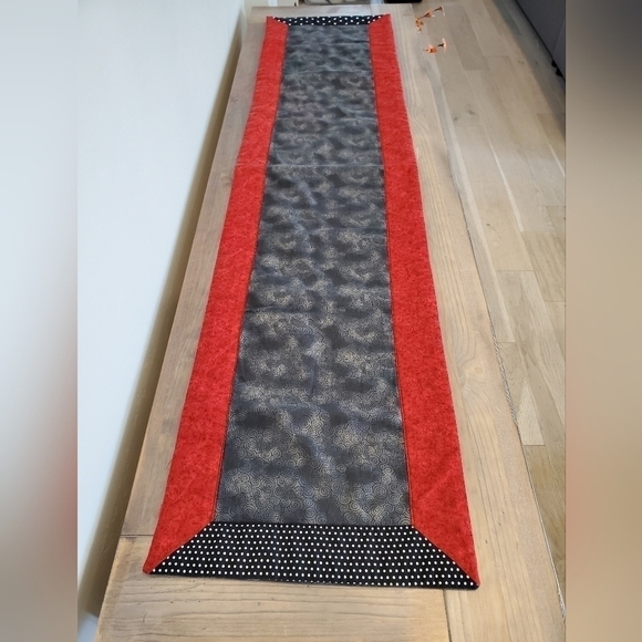 HANDMADE MIXED PRINT BLACK & RED TABLE RUNNER HALLOWEEN - Picture 2 of 12